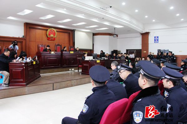 湘乡公开庭审湘潭市首例宗族恶势力集团犯罪案件
