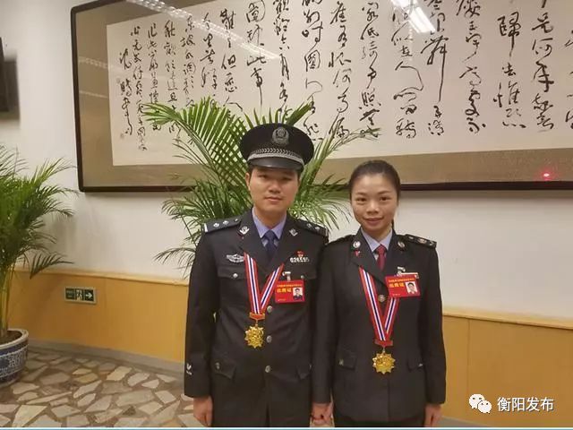 朱玲,女,1982年10月出生于湖南省常宁市,2000年12月入伍,任省武警