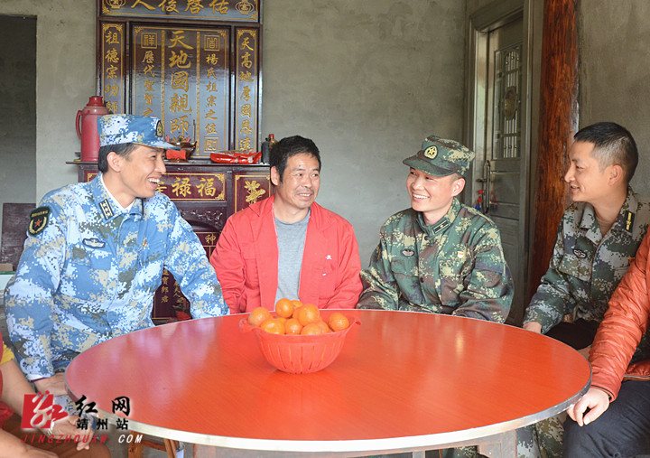 靖州:驻大连某部来靖慰问困难士兵家庭_靖州县_湖南