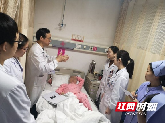 湖南大妈9年前患女性"两癌"现又碰上"右乳腺癌"