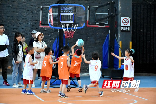 邵阳市幼儿篮球比赛正式开赛