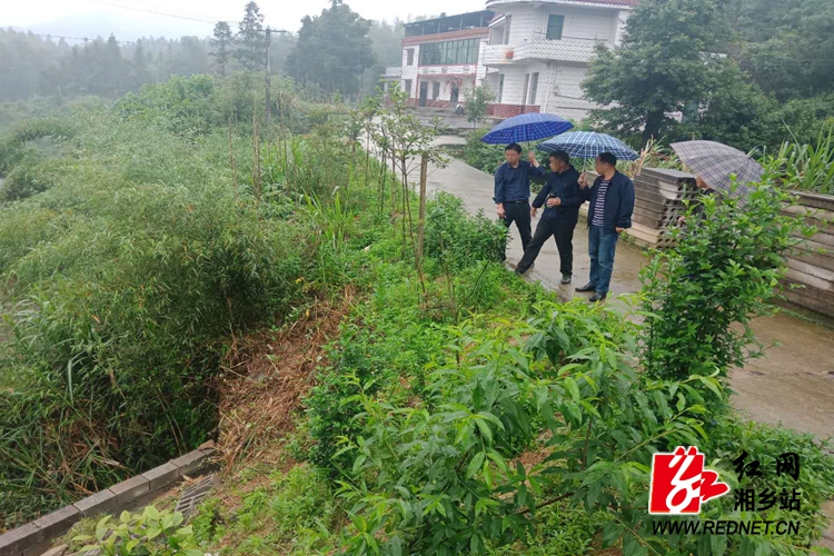 乡镇新闻 正文 红网湘乡市分站5月14日讯(通讯员:李戈多)13日,栗山镇