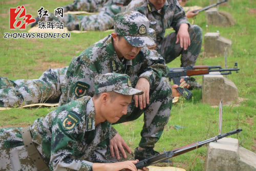 衡阳市珠晖区人武部组织第一期民兵集训队进行实弹射击训练