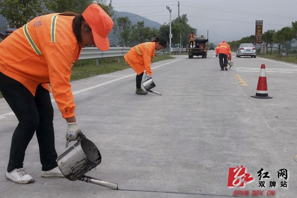 双牌公路局全力备战迎"大考"