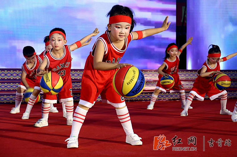 精彩绝伦的篮球秀《动感篮球》