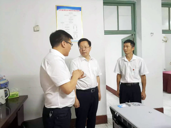 李激扬在溆浦县调研强调越是任务艰巨越要严实作风