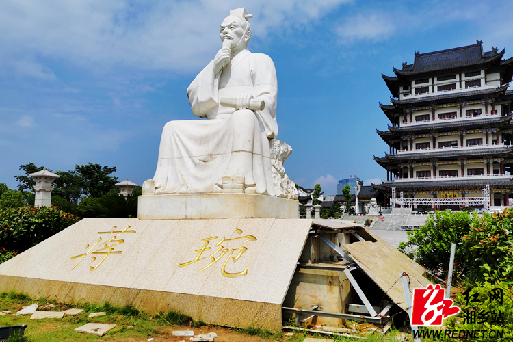 蒋琬广场雕塑屡遭人为破坏