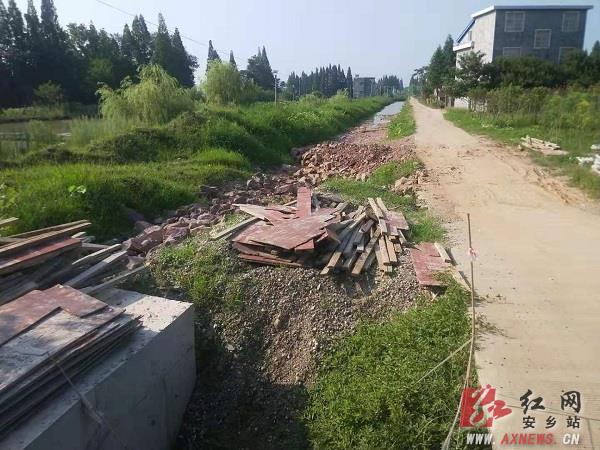 安乡县领导调度交通项目建设及行业安全工作