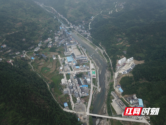 从张家界桑植县河口乡回到长沙市区,导航显示需要5小时51分钟.