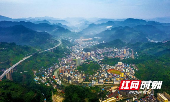 摘帽进行时丨古丈:茶叶铺就致富路 搬迁圆了安居梦_县市区_湘西站