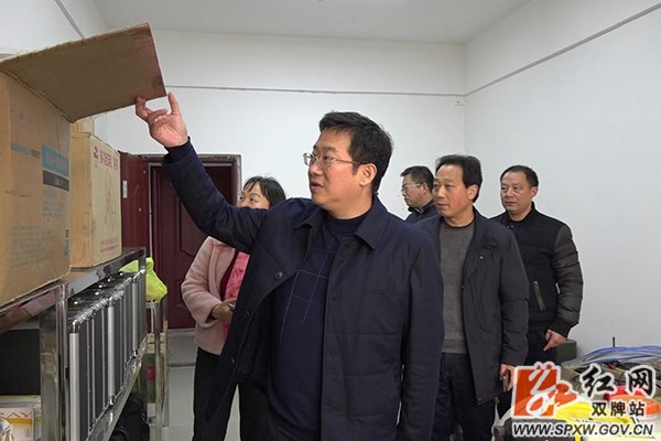双牌张跃斌到县中心医院汽车站检查新型肺炎防疫情况