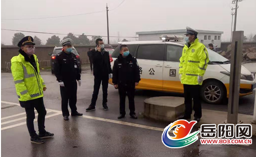 李发建)自湖南出现新型冠状病毒感染的肺炎疫情以来,华容县公安局交警