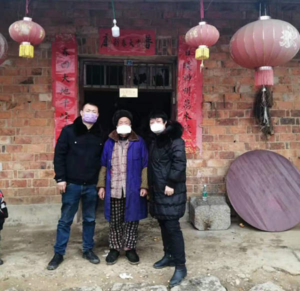 洞口抗疫一线党旗飘凝心聚力同担当