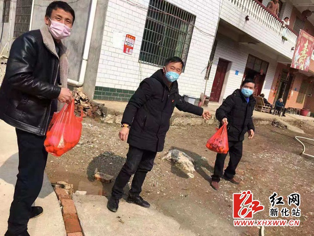 坐石乡:党旗飘扬,凝聚起抗击疫情的强大能量
