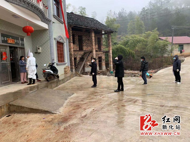 坐石乡:党旗飘扬,凝聚起抗击疫情的强大能量