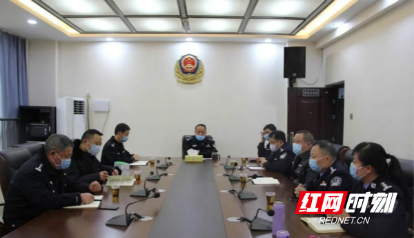 严打犯罪——大祥公安分局24小时破获系列砸车窗盗窃案_综合_邵阳站