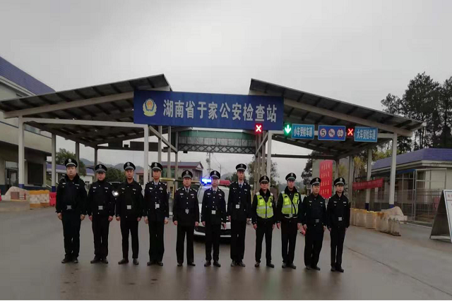 上阵父子兵微信鼓劲战疫情