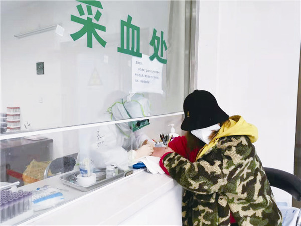 "我一直都在汉川市人民医院发热门诊采血窗口采血,这里的医生都夸我既