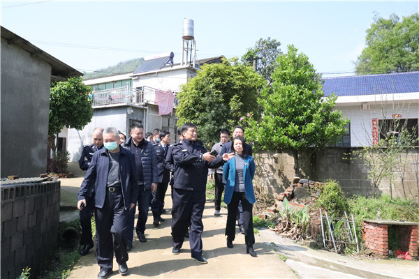 市公安局副局长徐波跃调研雨敞坪镇平安乡村视频建设工作