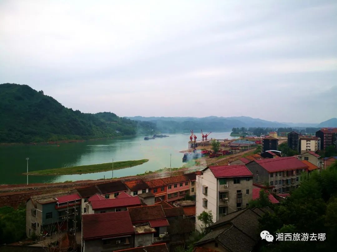 武溪古镇有千年历史,沈从文在文章里对这里的风景推崇备至,自古有"七