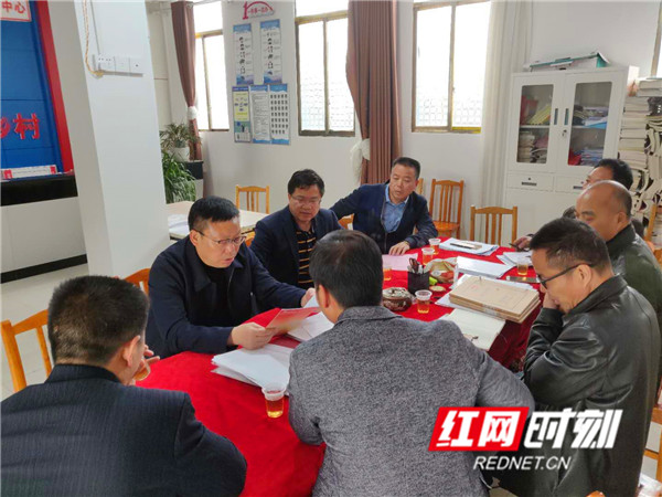 江永:周立夫深入潇浦镇调研扶贫工作