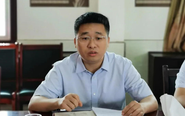 陈研文赴华阁镇调研指导工作