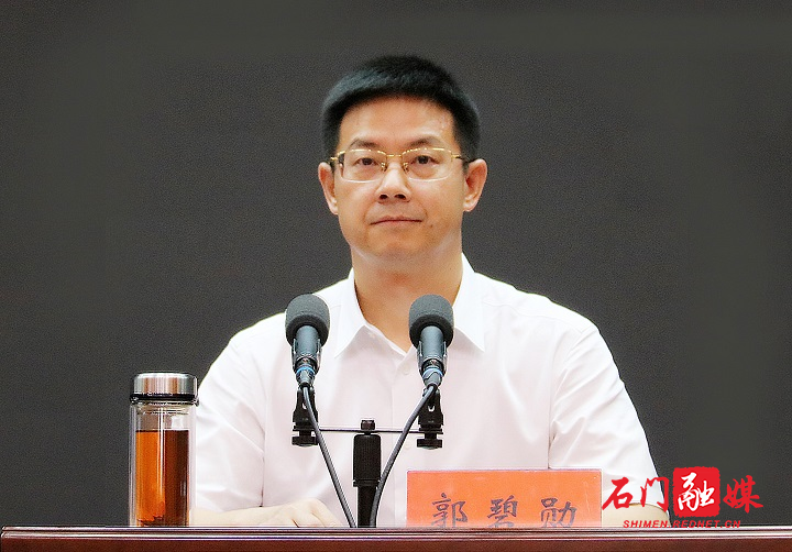 我县召开领导干部大会郭碧勋任命为县委书记邓碧波提名为县长候选人