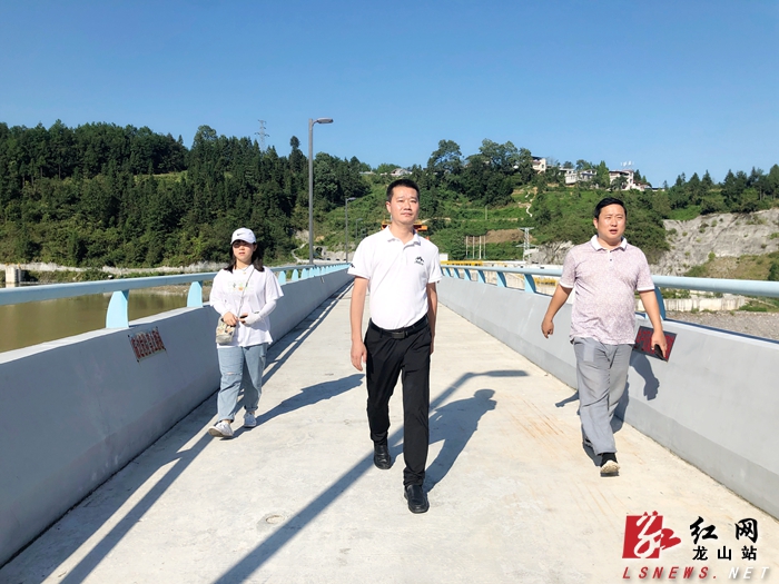 张胜军到酉水河干流落水洞电站开展巡河