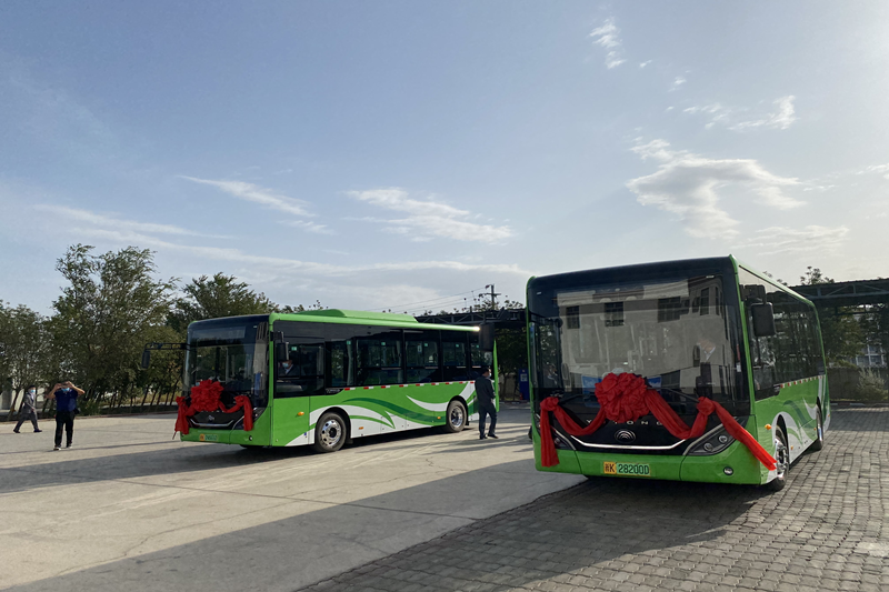 湖南省郴州市向托克逊县捐赠2辆纯电动公交车