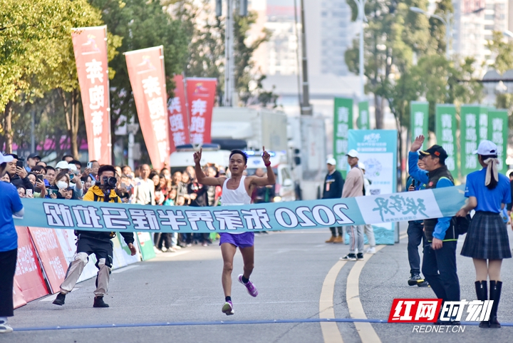 健康开跑!2020张家界半程马拉松赛今日鸣枪(组图)