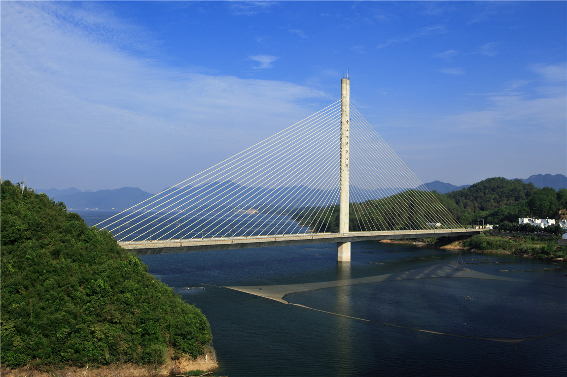 安徽黄山太平湖大桥