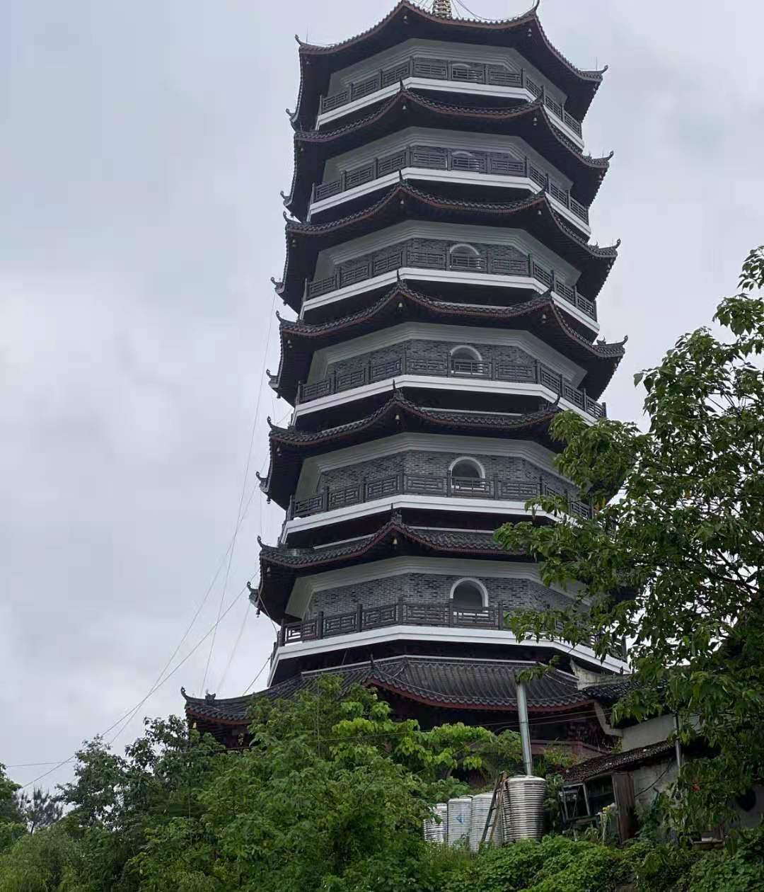 鹧鸪天·贺锦岩塔重建落成并怀曹令-步韵和王太亨先生