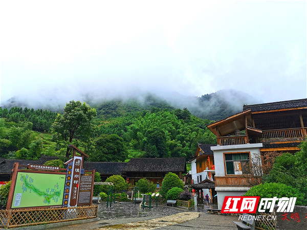 清水村.新邵县内乡镇也是绿意盎然,风景迤逦.