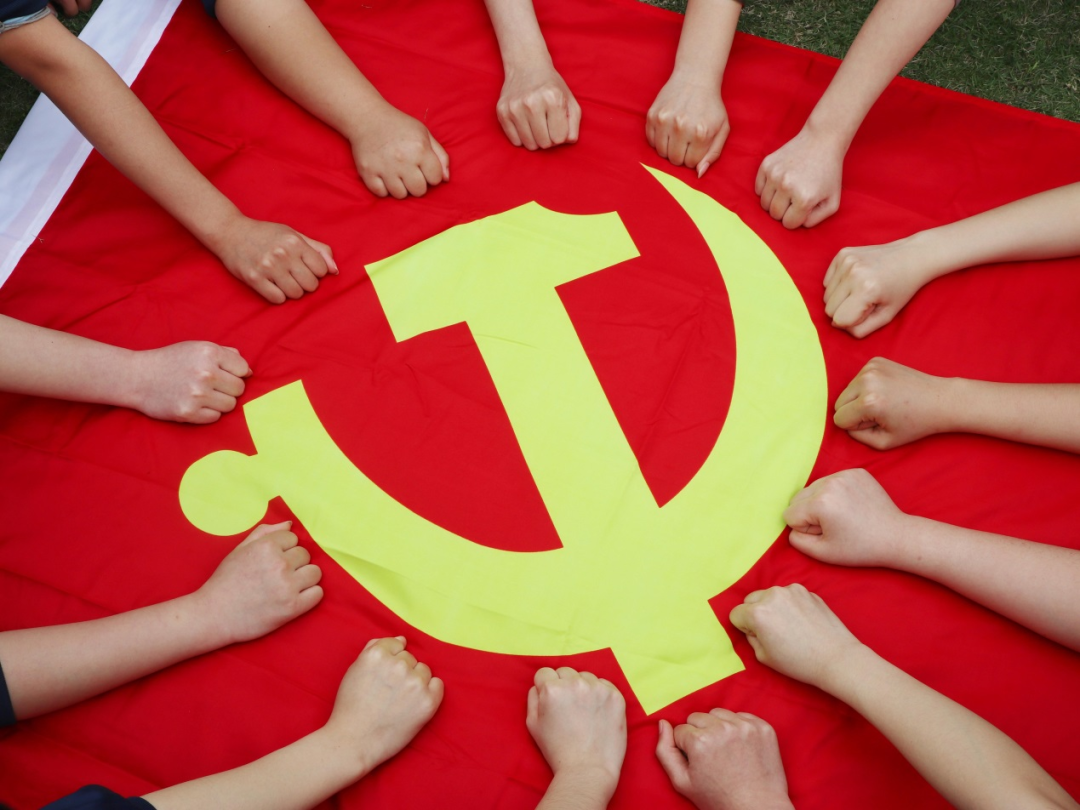 党史学习教育在行动 | 郴州综合职中:学生"拼党徽" 为党献礼