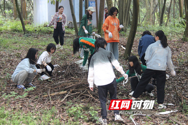 学史力行动手出汗 长沙大学生用劳动致敬劳动节