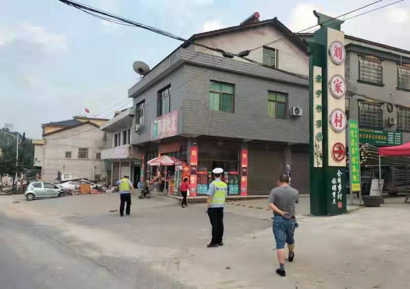 大栗港镇:应急队值守 烟花秀平安__桃江新闻网