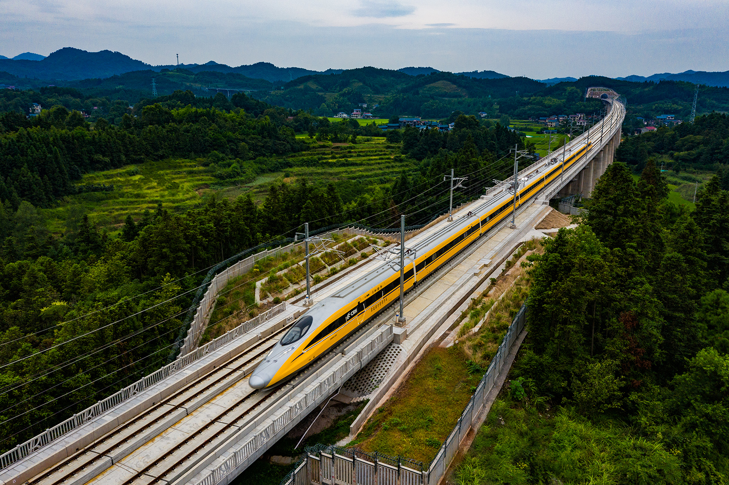 组图"黄金旅游线"张吉怀高铁进入联调联试,沿途风景超美!