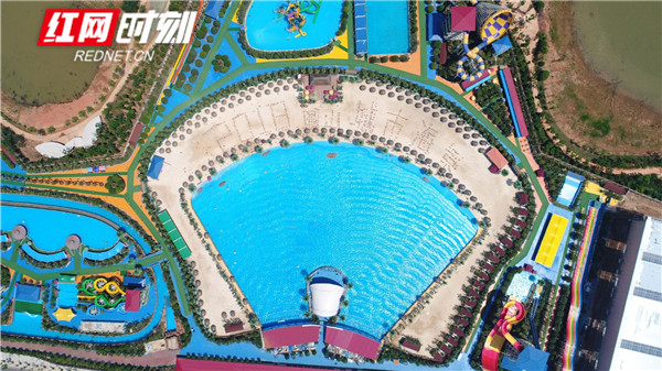 昭山城市海景水上乐园.jpg
