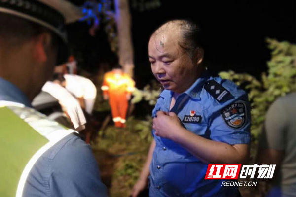 益阳交警赫山大队54岁的副大队夏新跃.jpg 益阳交警赫山大队54岁的副大队夏新跃.jpg
