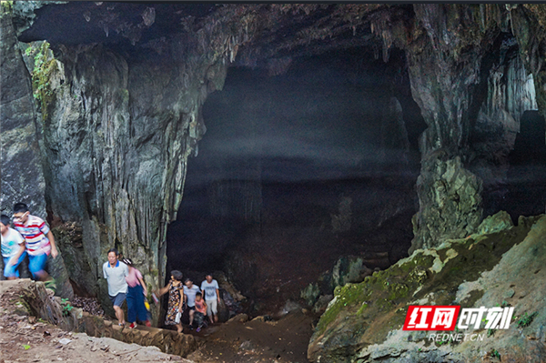 旅游 正文红网时刻8月12讯 (通讯员 陈卫平)8月11日,临武县花塘乡石门