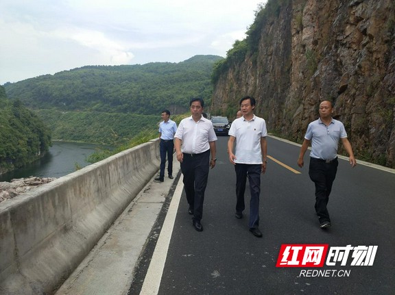 唐湘林保靖巡河:加强水污染、水环境综合治理