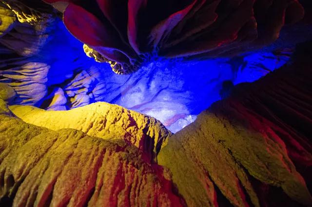 这里有闻名遐迩的洞天福地——飞水洞。