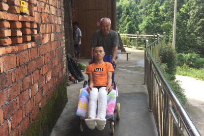 帮扶轶事｜贺达剑：退休老党员再上“扶贫岗”