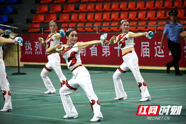 省运会(成年组)健身球赛代表队进行赛前适应场地彩排