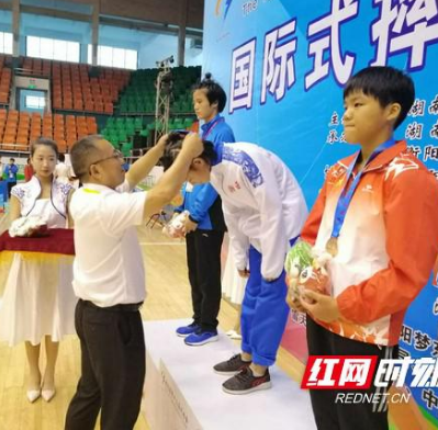 省运会：摔跤比赛全部结束 湘西州共获得15金
