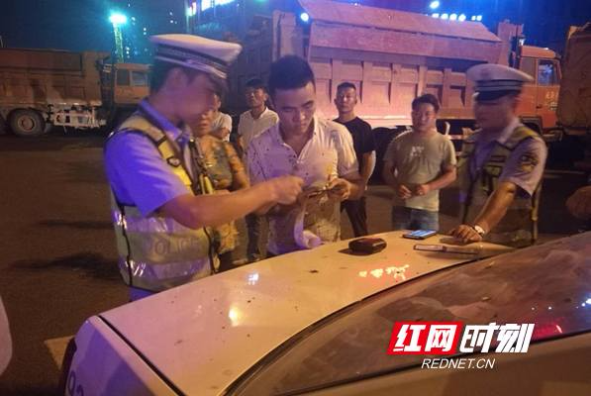 道路交通安全联合执法  确保群众出行安全