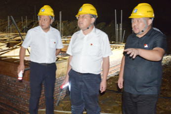 蒙汉：易地扶贫搬迁项目建设一天也不能耽搁