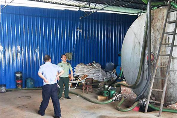 望城端掉一非法储油点 查获柴油11余吨