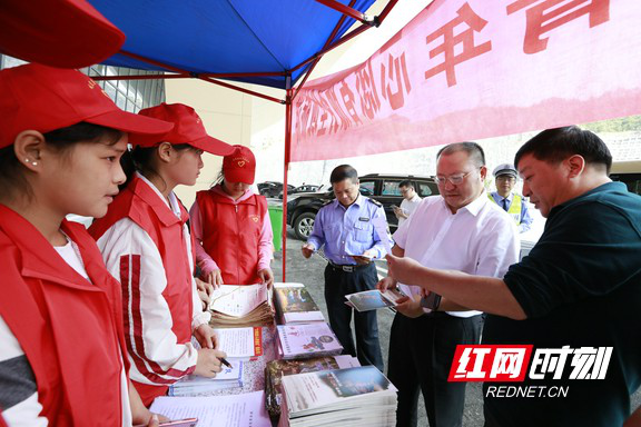 组图丨李平带队到吉首凤凰督查旅游市场秩序