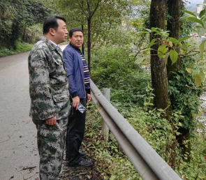 发挥专业优势 鹤城区水利局专业技术人员协助河长巡河